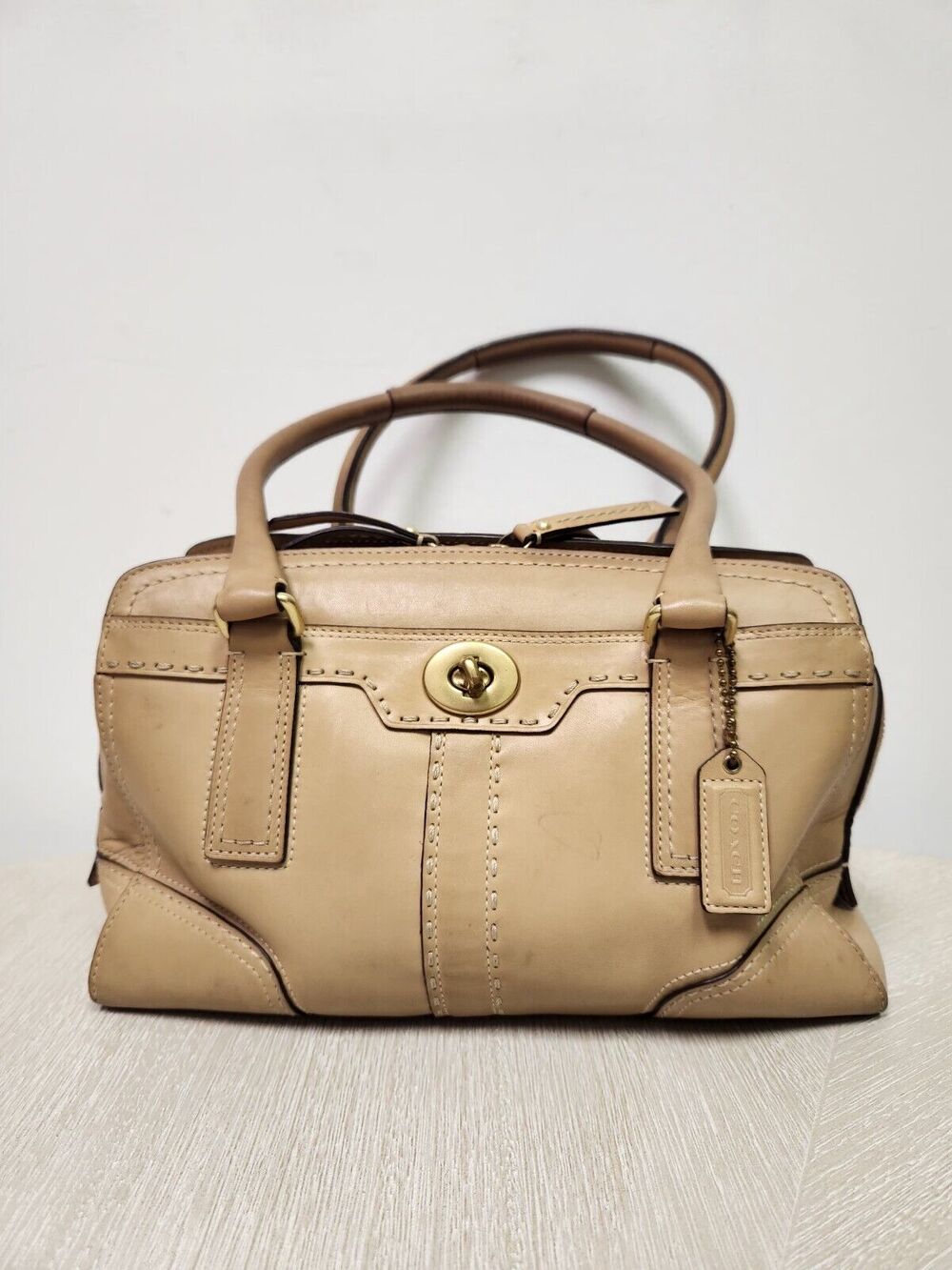 Coach Hamptons Beige Leather Shoulder Bag 10771-11539